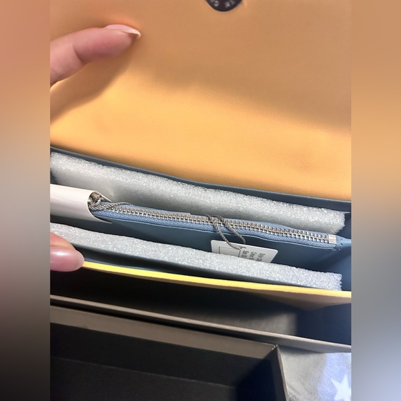 Charles and Keith hand bag *BRAND NEW - Picture 4 of 5